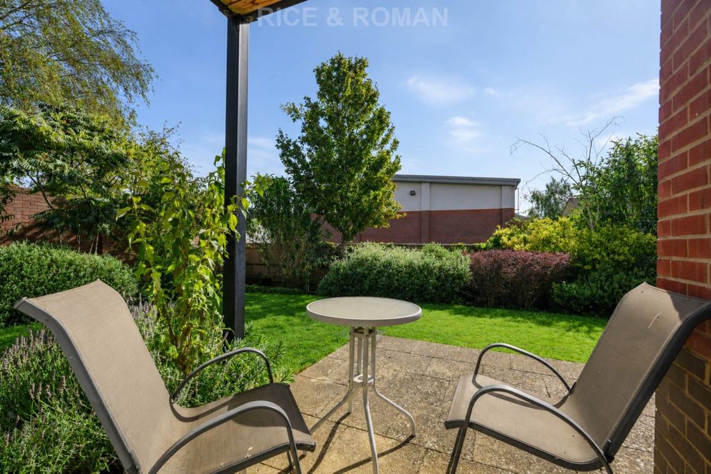 Property photo 2 of 12