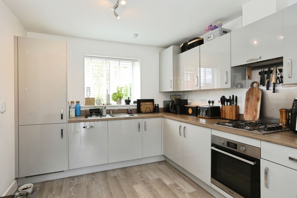 Property photo 3 of 21 Pbox-Img.Jpg