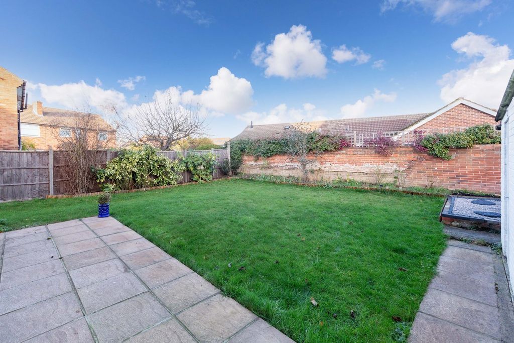 Property photo 2 of 16