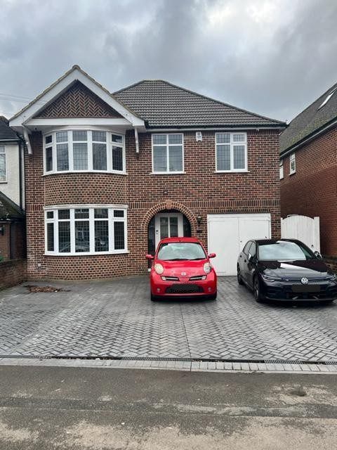 Property photo 1 of 13 Three Bed Detached House To Rent Quaves Road, Slough Sl3