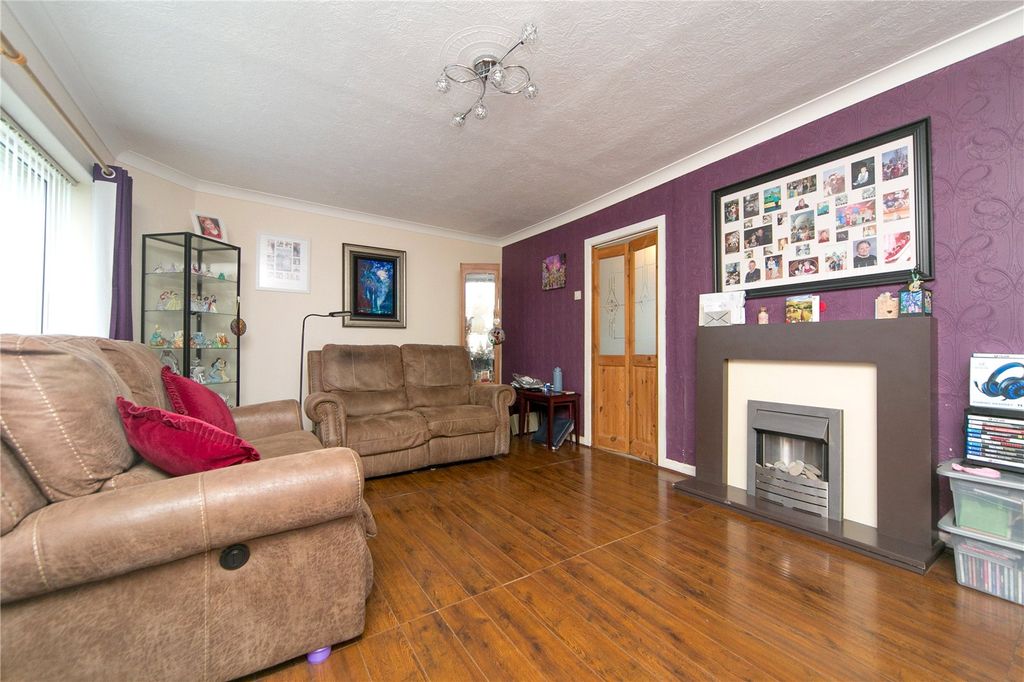 Property photo 2 of 16 Picture No. 17