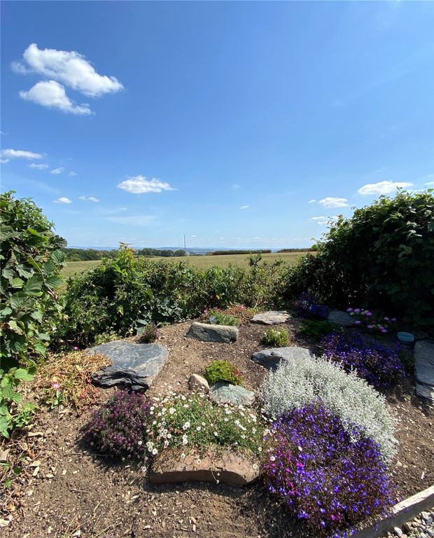 Property photo 3 of 19 Picture No. 07