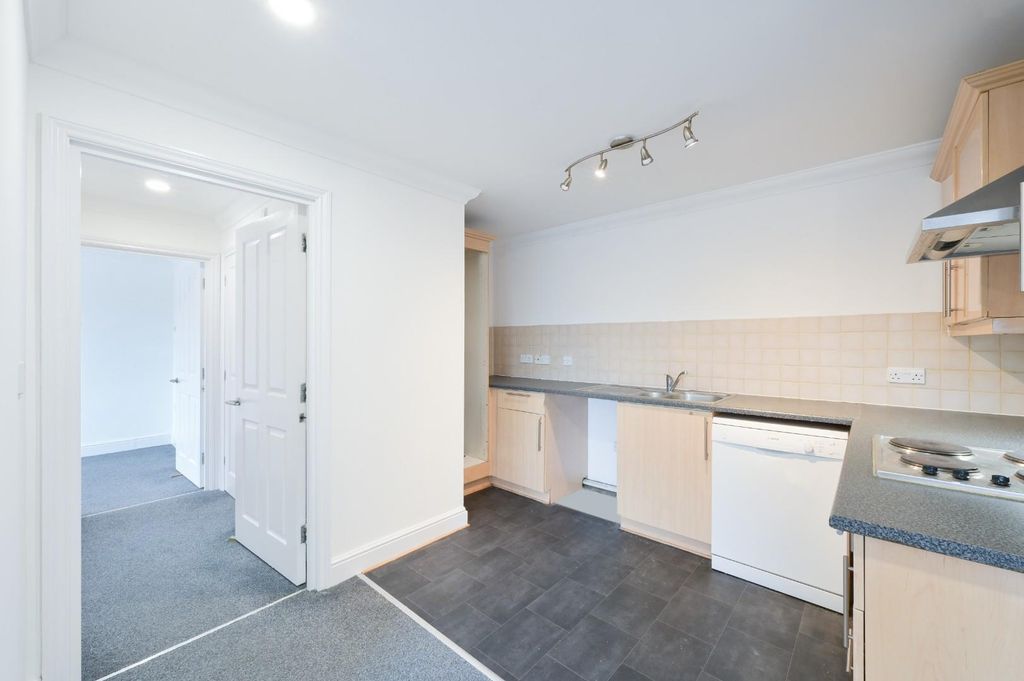 Property photo 2 of 15 Gainsborough Court (4).Jpg