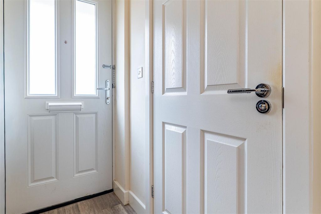 Property photo 2 of 25 Hall