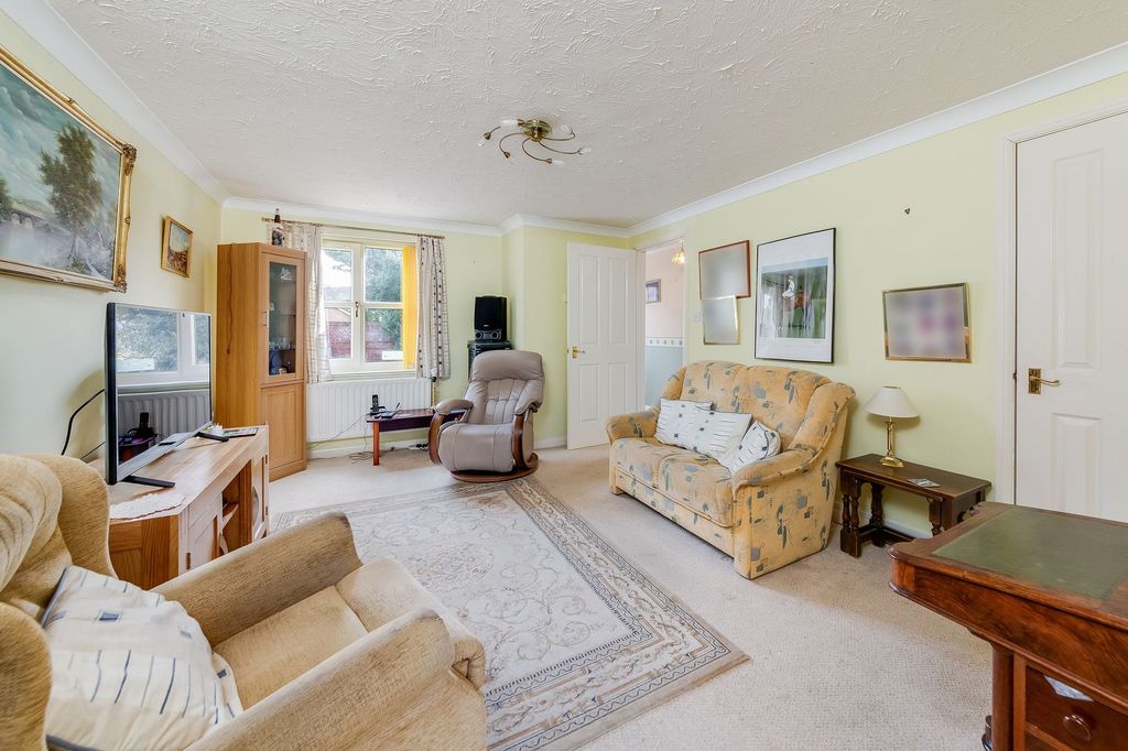 Property photo 2 of 14
