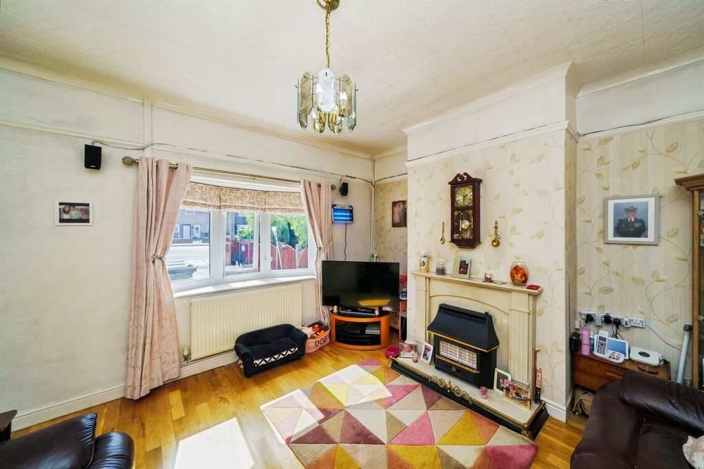 Property photo 3 of 13