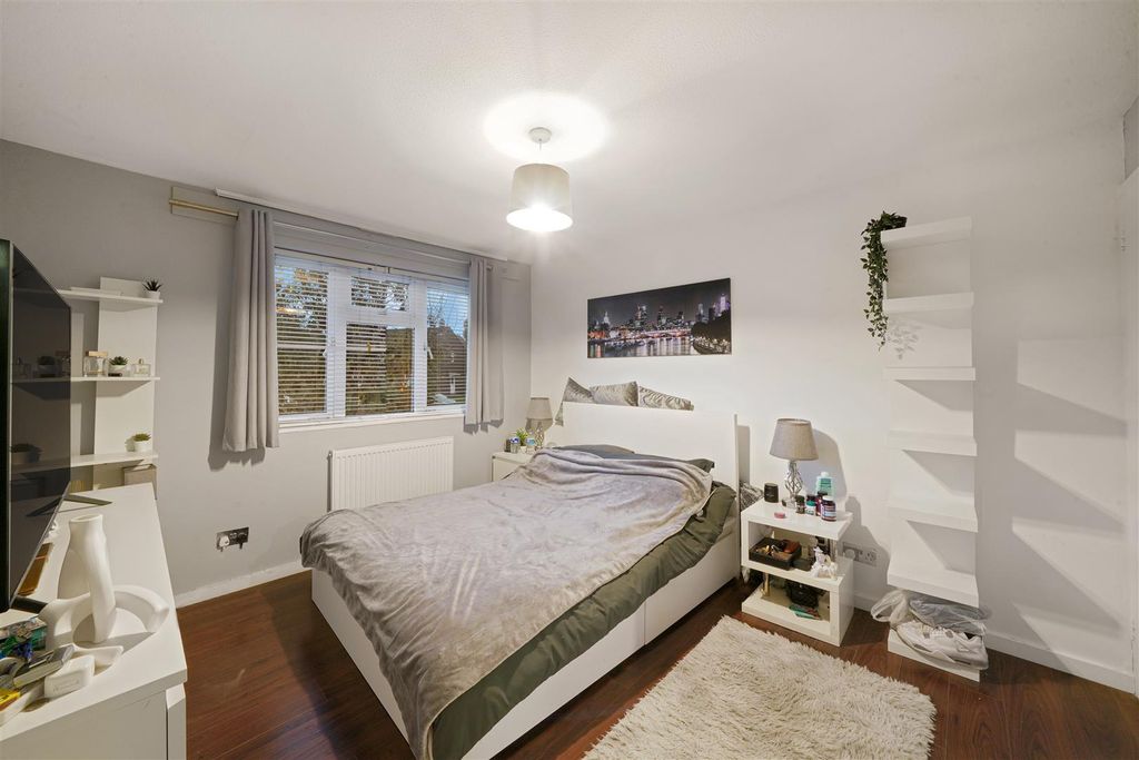 Property photo 3 of 13 6 Salmond Close - Thuptgx5Eekbvn77Neus.Jpg