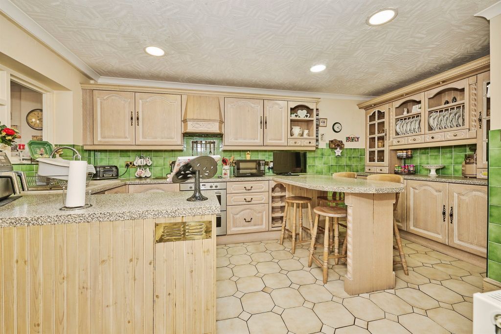 Property photo 3 of 20