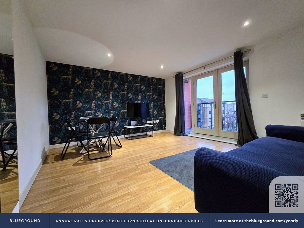 Property photo 3 of 38 Living Room