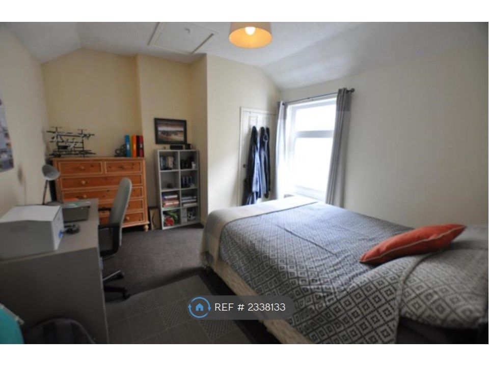 Property photo 1 of 13 Back Bedroom