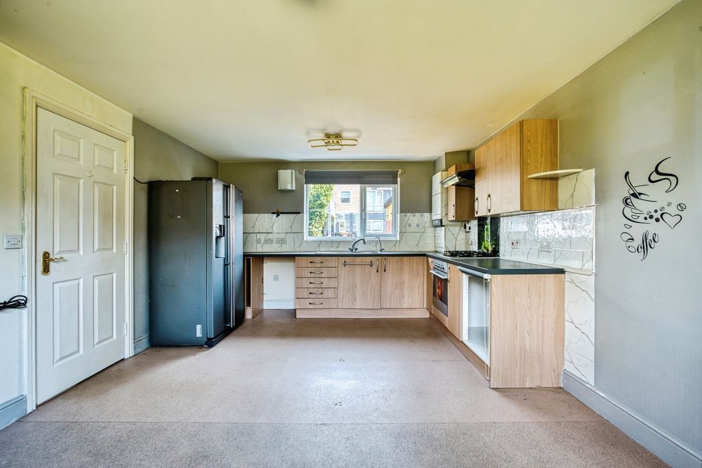 Property photo 3 of 21 Pbox-Img.Jpg