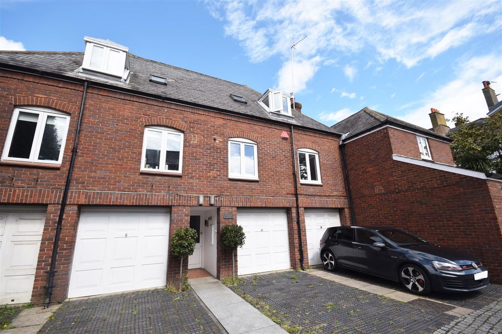 Property photo 1 of 8 Property Photo