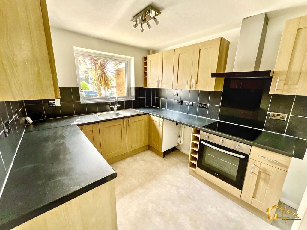 Property photo 3 of 14