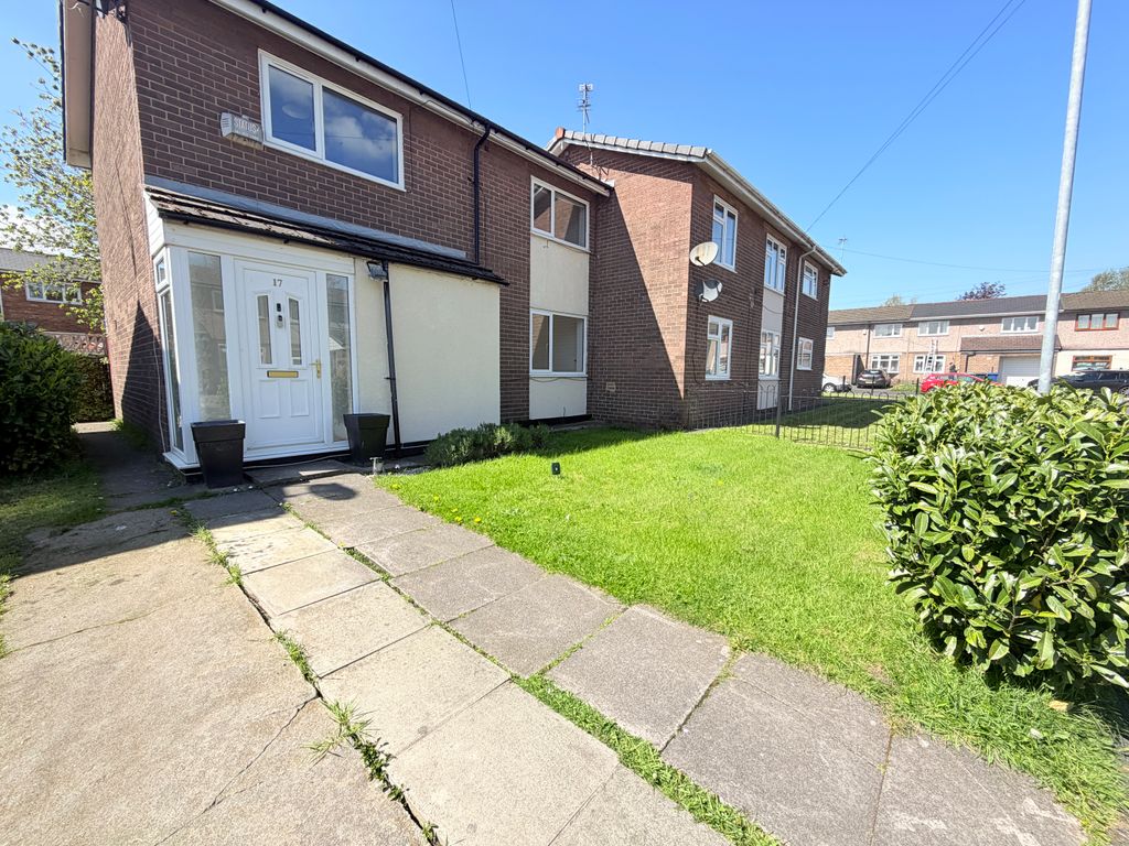 Property photo 1 of 17 Large Family House With Beautiful Garden