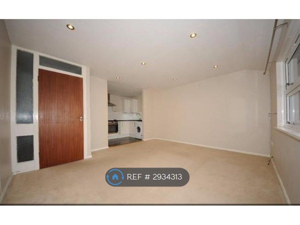 Property photo 3 of 7 Lounge With Kitchen To The Far Left