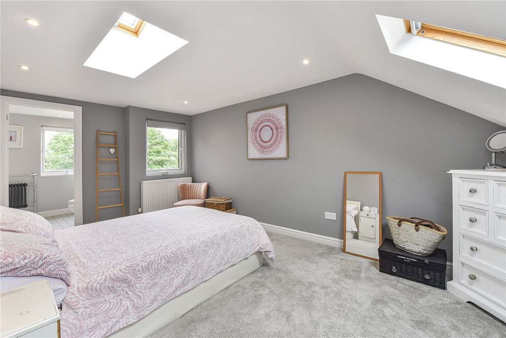 Property photo 3 of 13 Picture No. 16