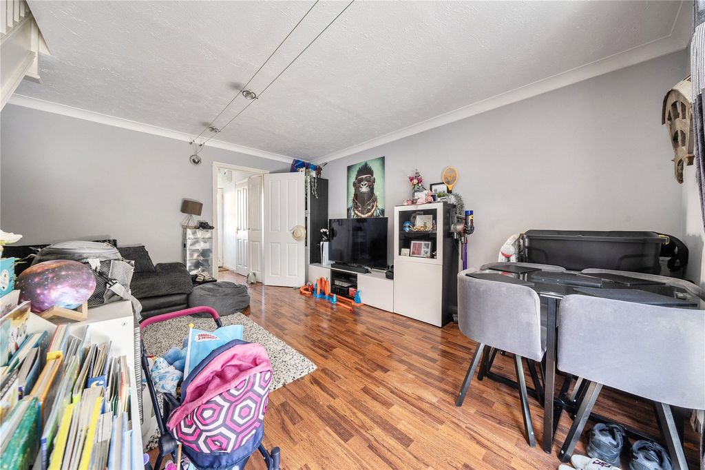 Property photo 3 of 16 Living Room
