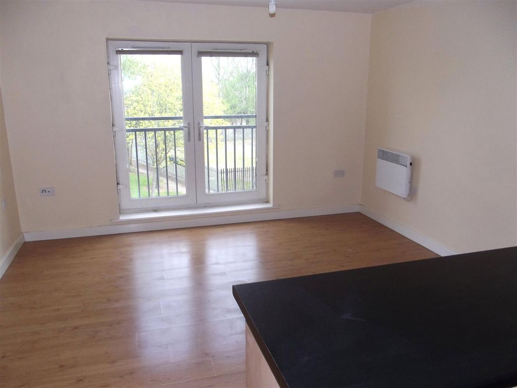 Property photo 2 of 5 Living Room