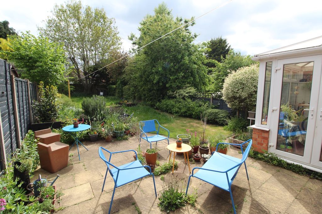 Property photo 2 of 16