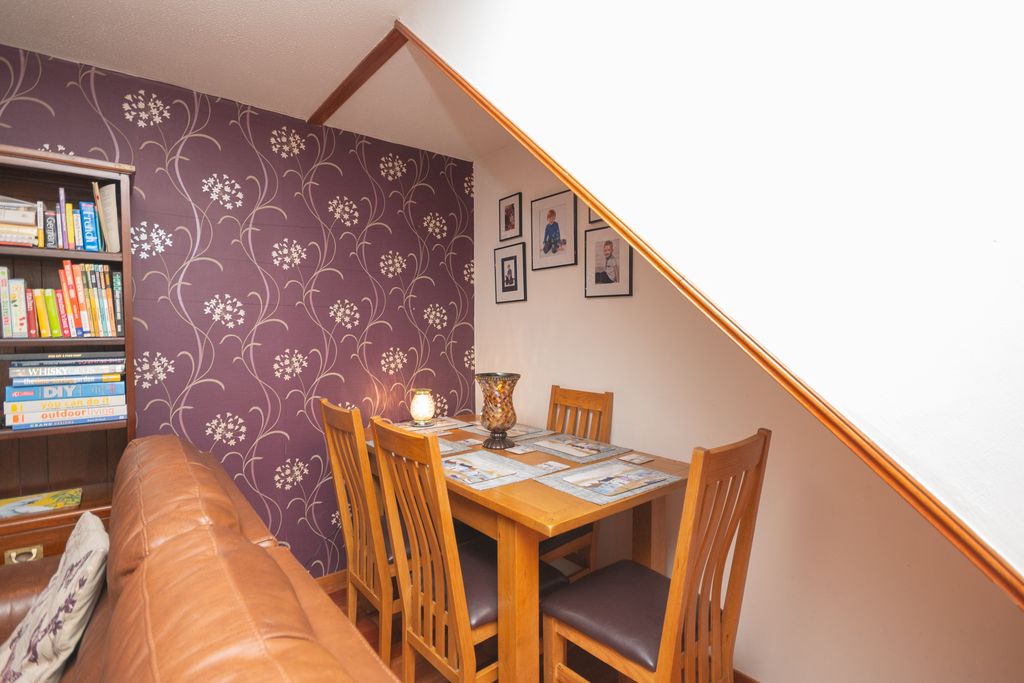 Property photo 3 of 15 Lounge