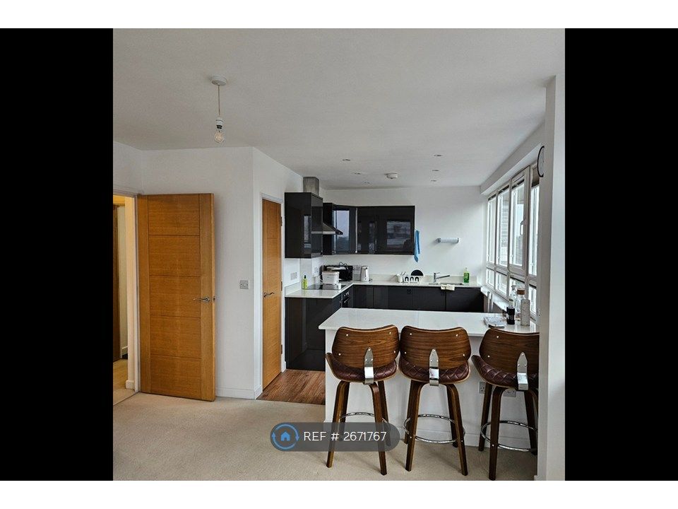 Property photo 3 of 13 Kitchen