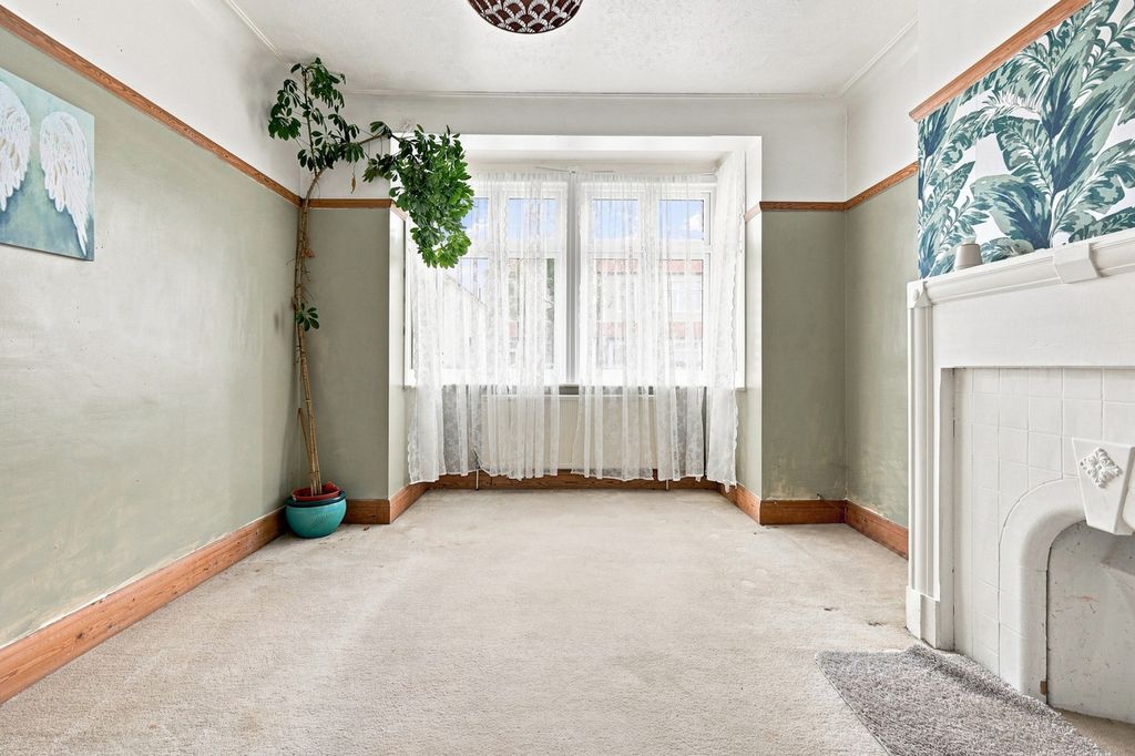 Property photo 3 of 22