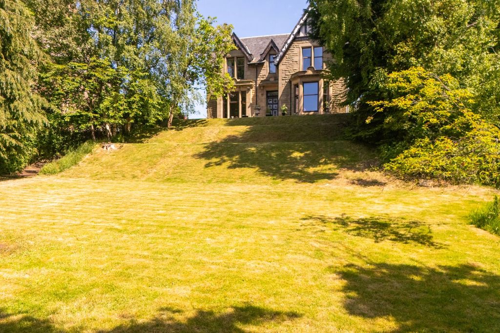 Property photo 2 of 57