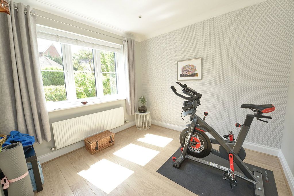 Additional image 4 of 5 bed detached house for saleFullerton Close, Fleet GU51