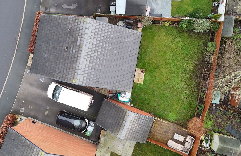 Property photo 2 of 25