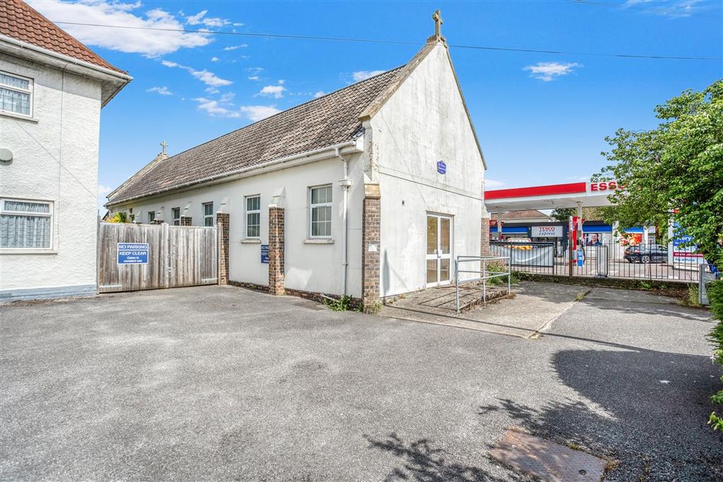 Property photo 3 of 8