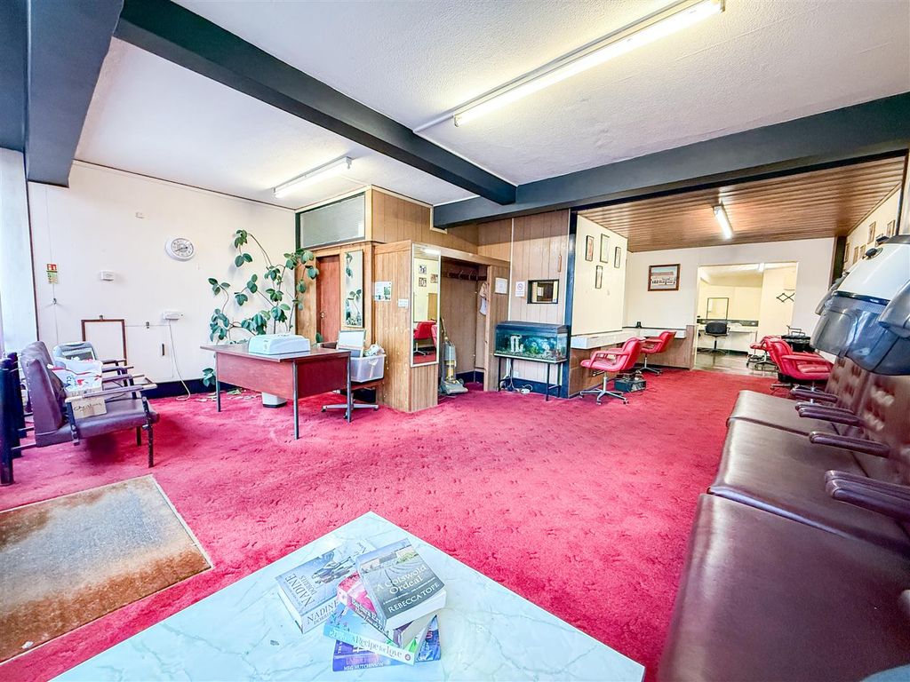 Property photo 3 of 30 Front Shop Unit