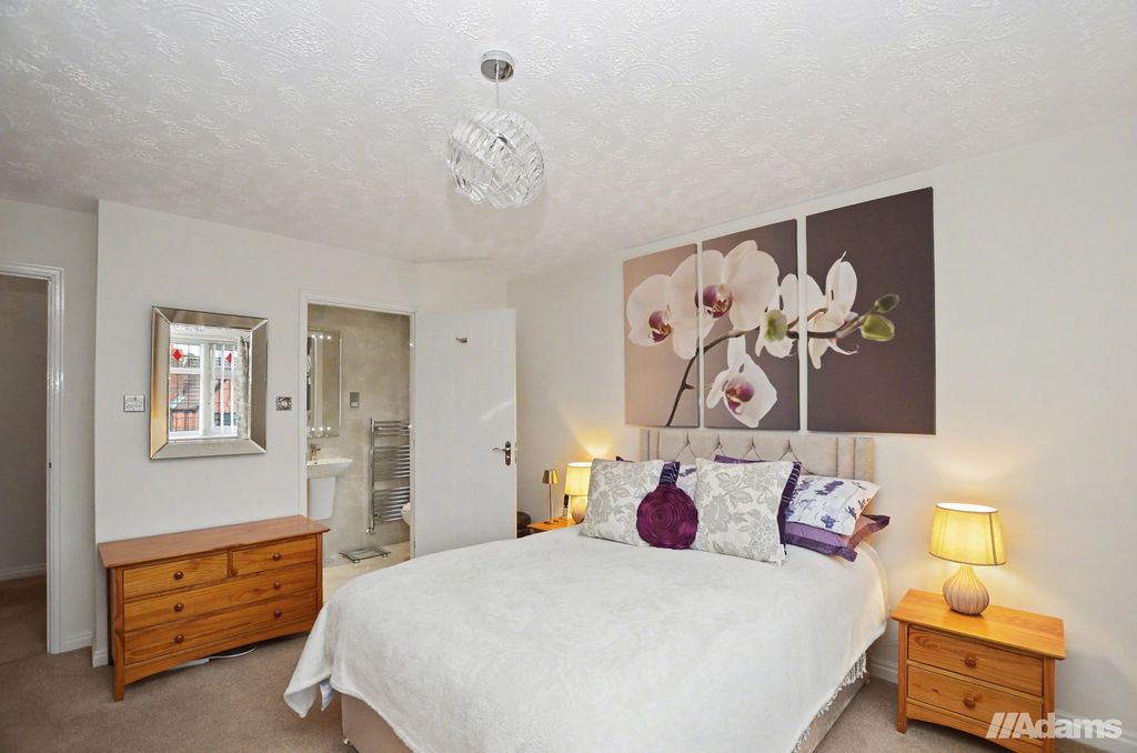 Property photo 3 of 32