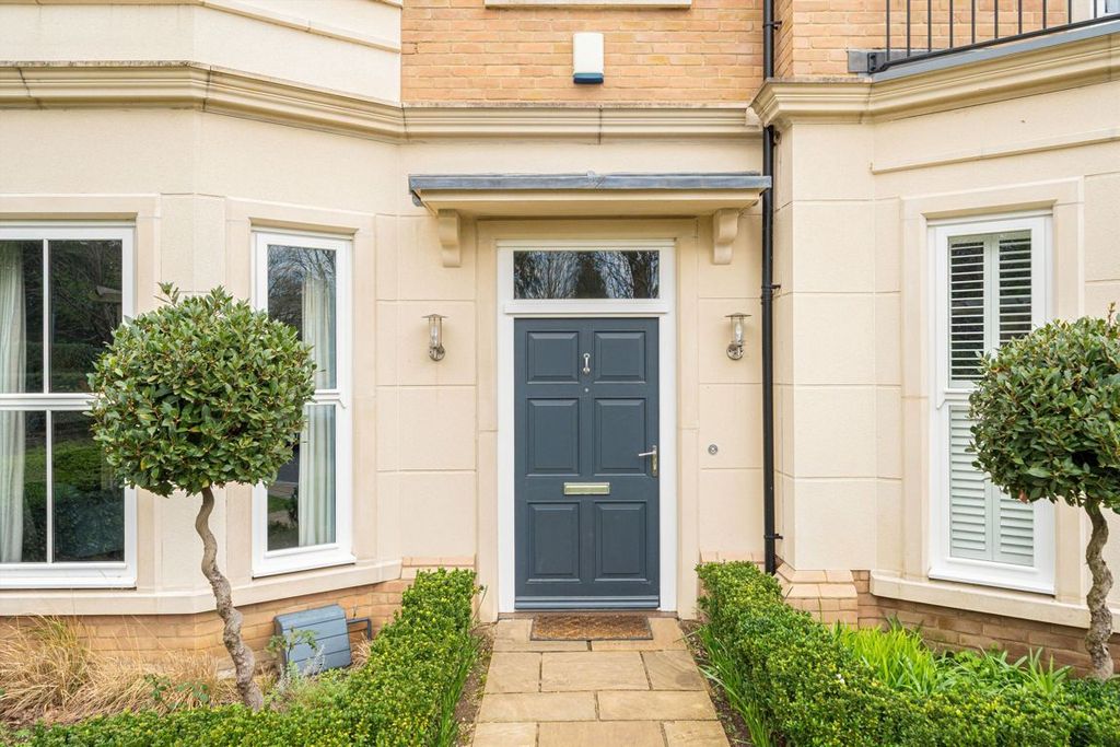 Property photo 2 of 21