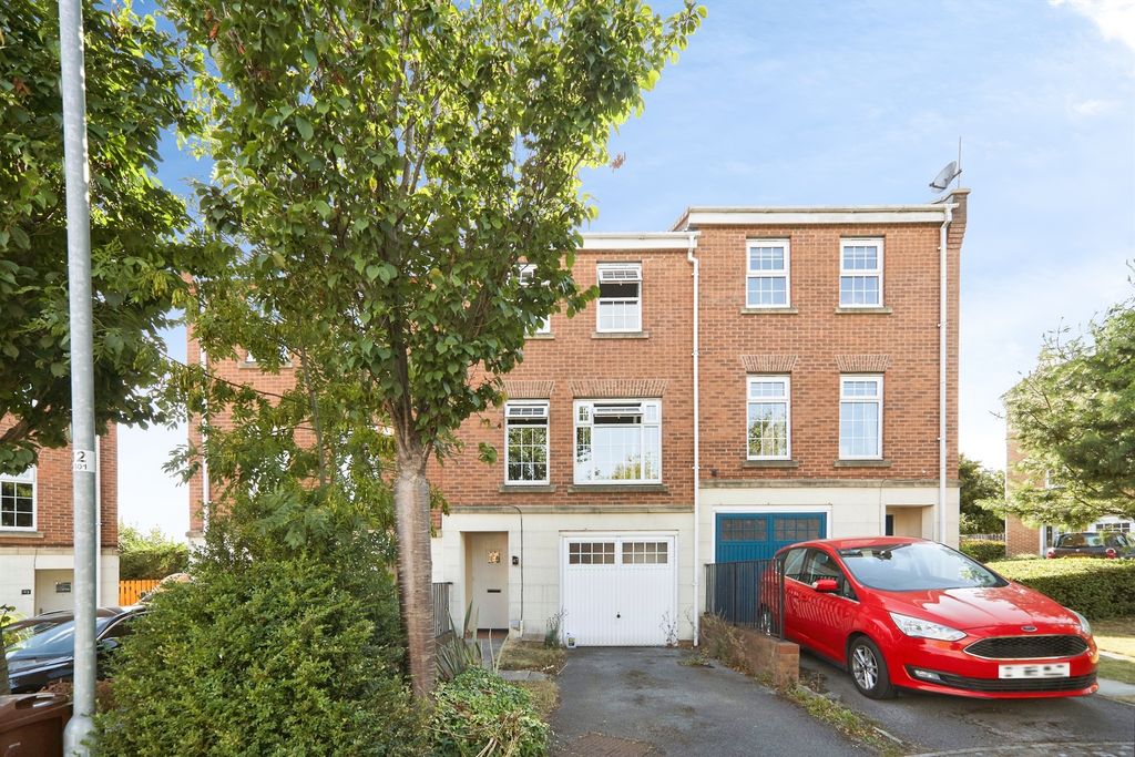 Property photo 1 of 29