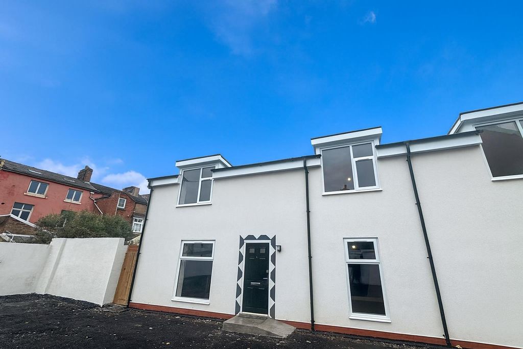 Property photo 1 of 14 Aaddbaad-Ead1-48d8-8F76-85c0B2Befcfe.Png