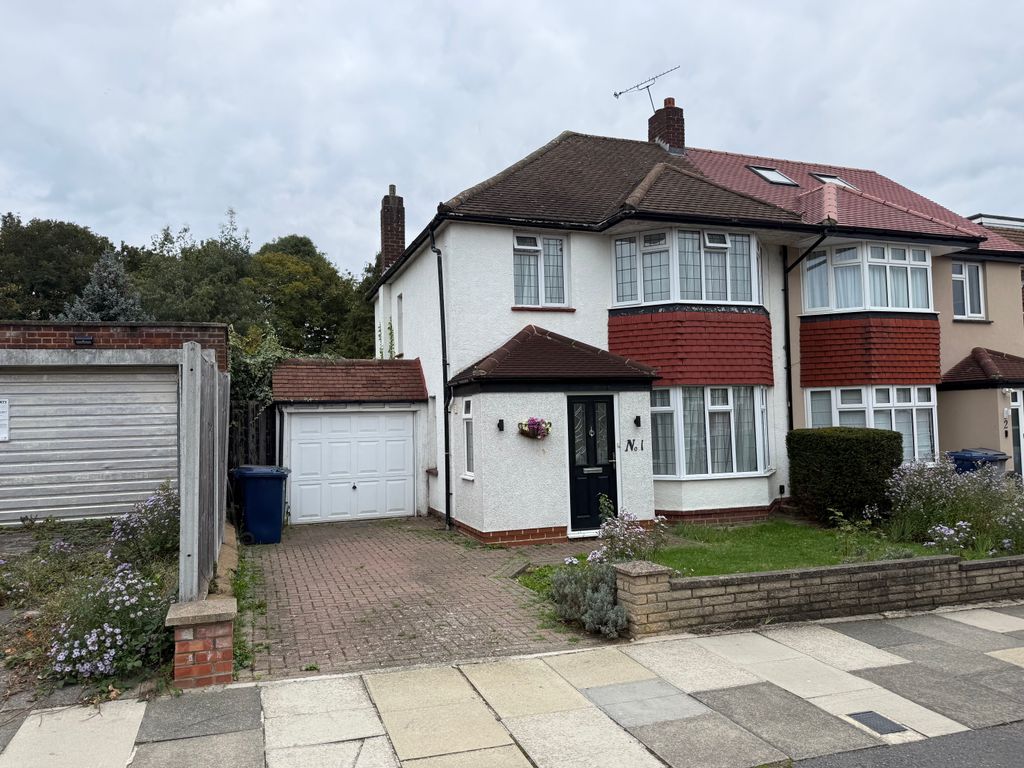 Property photo 1 of 11