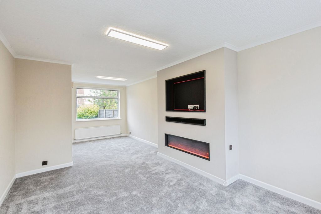Property photo 2 of 17 Pbox-Img.Jpg