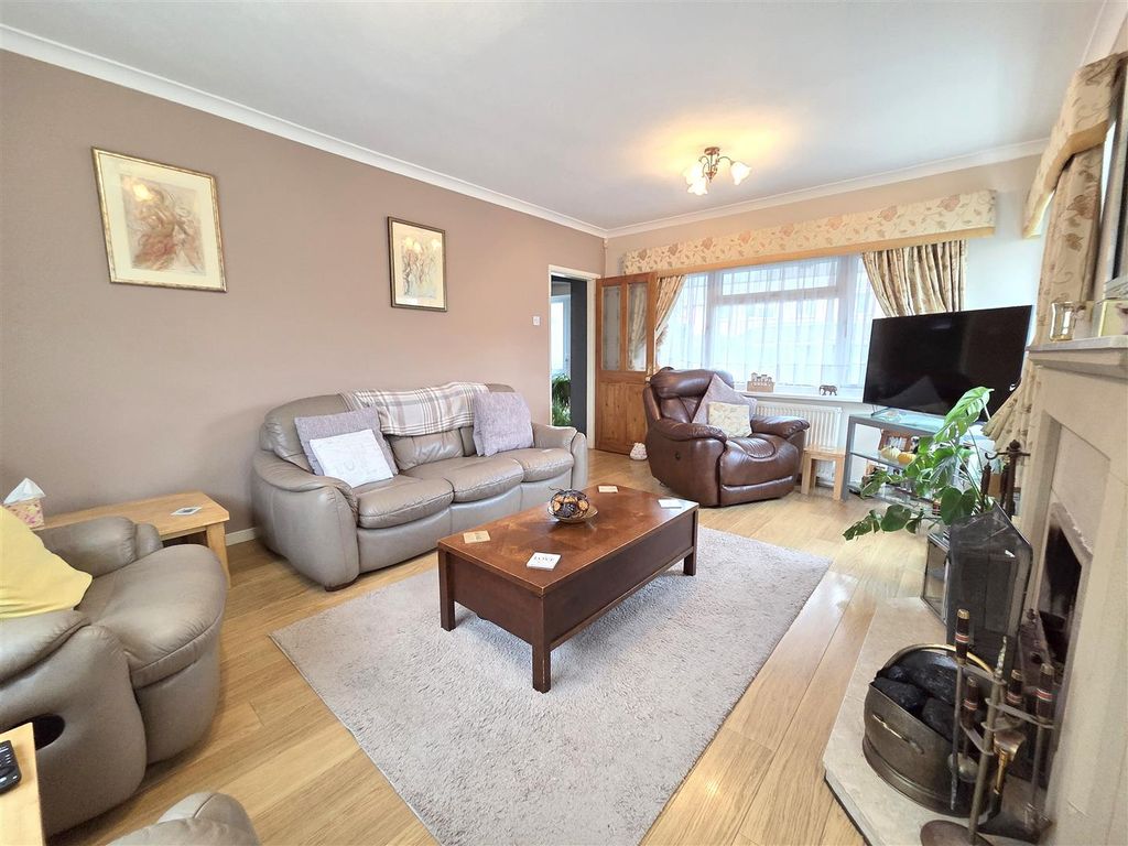 Property photo 2 of 27 Living Room