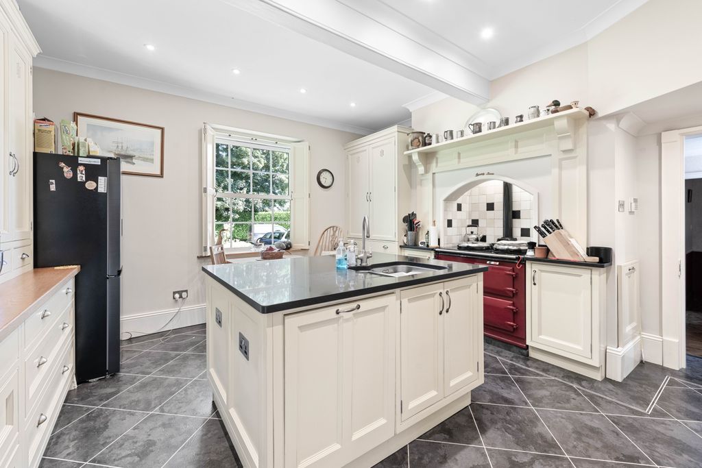 Property photo 2 of 52