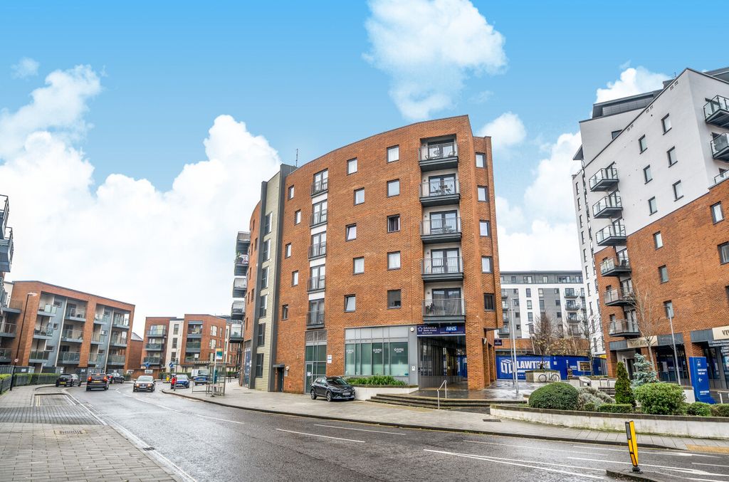 Property photo 1 of 19 1384610-1-6928573...