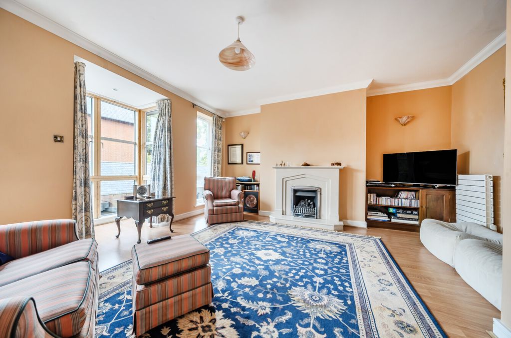 Property photo 3 of 15 1354368-16-68c18A...