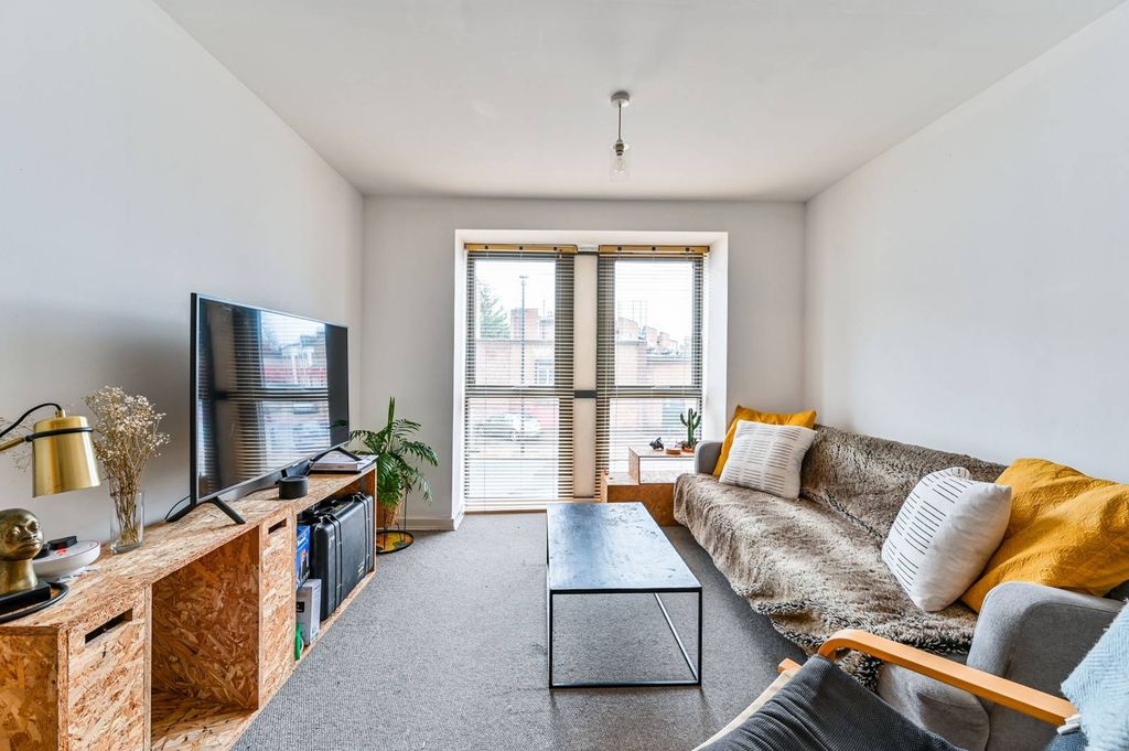 Property photo 3 of 5