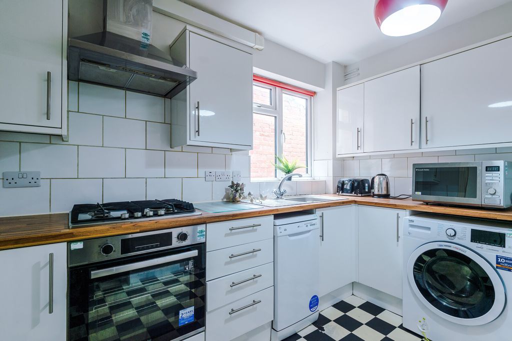 Property photo 3 of 20 Photo 2