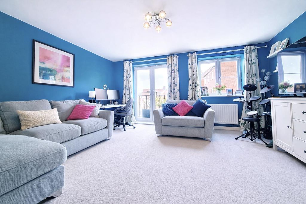 Property photo 3 of 26 15.Png