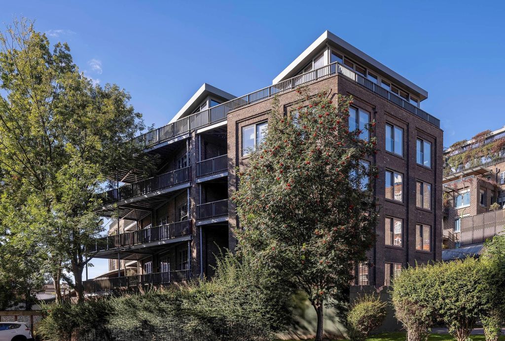 Property photo 1 of 11 Image