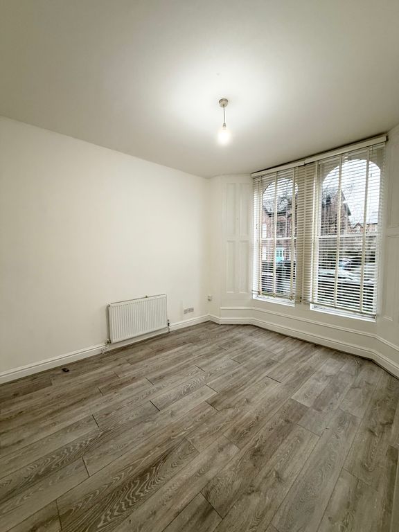 Property photo 3 of 10 Bedroom