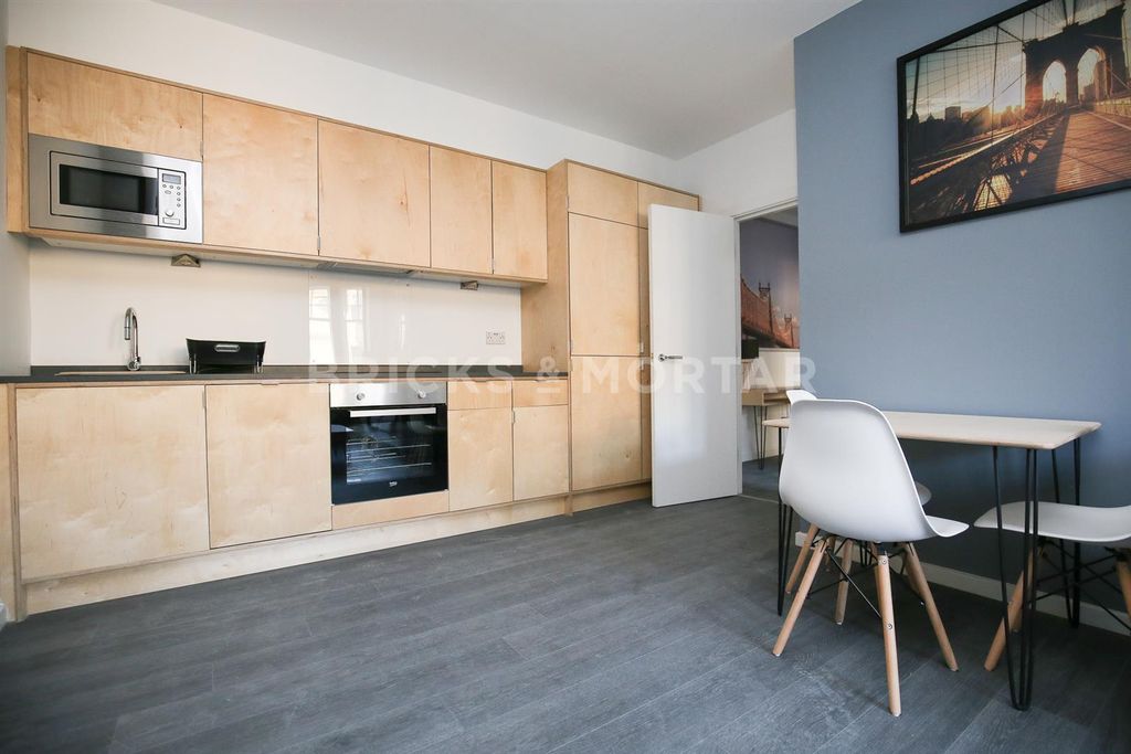 Property photo 2 of 10 Enu1P2Zjsbj1Ywjzenqeie90Fp8.Jpg