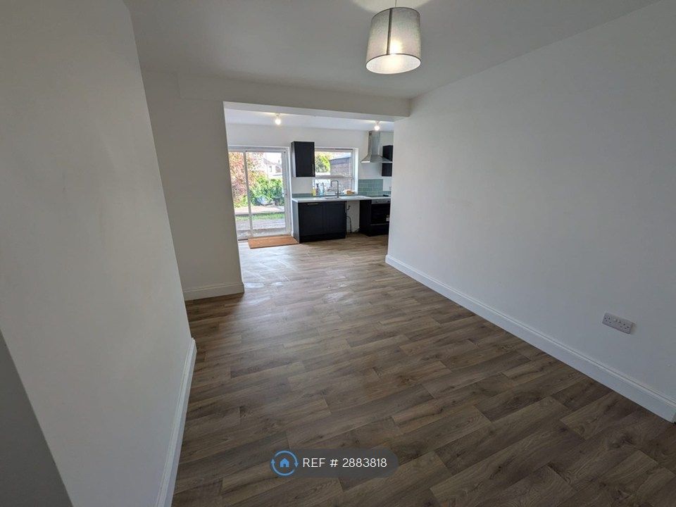 Property photo 3 of 11 Dinning Area
