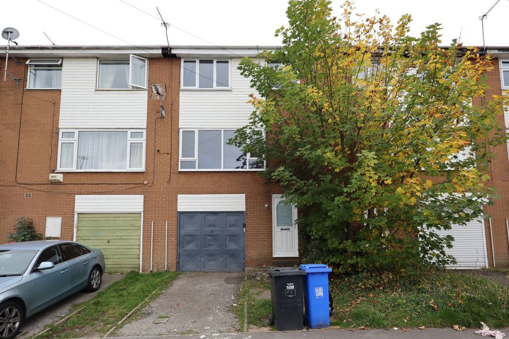 Property photo 1 of 17 72 Whiteways Grove, Sheffield, South Yorkshire, S4 8Fl