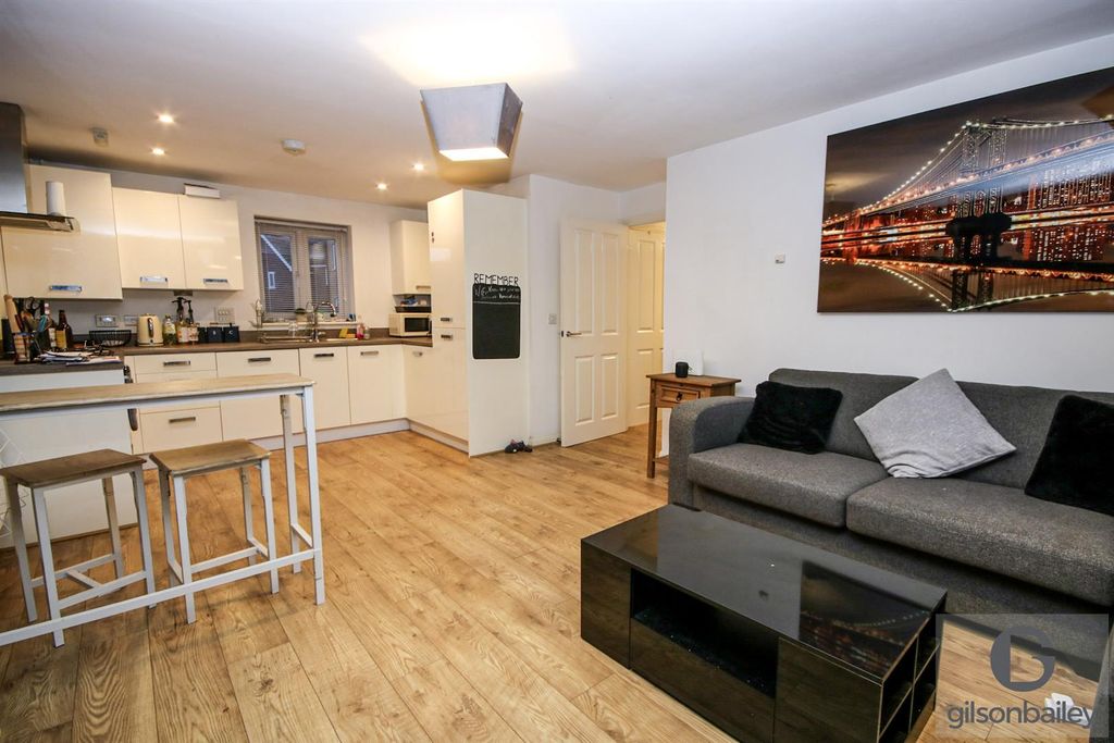 Property photo 2 of 11 6-Img_9470.Jpg